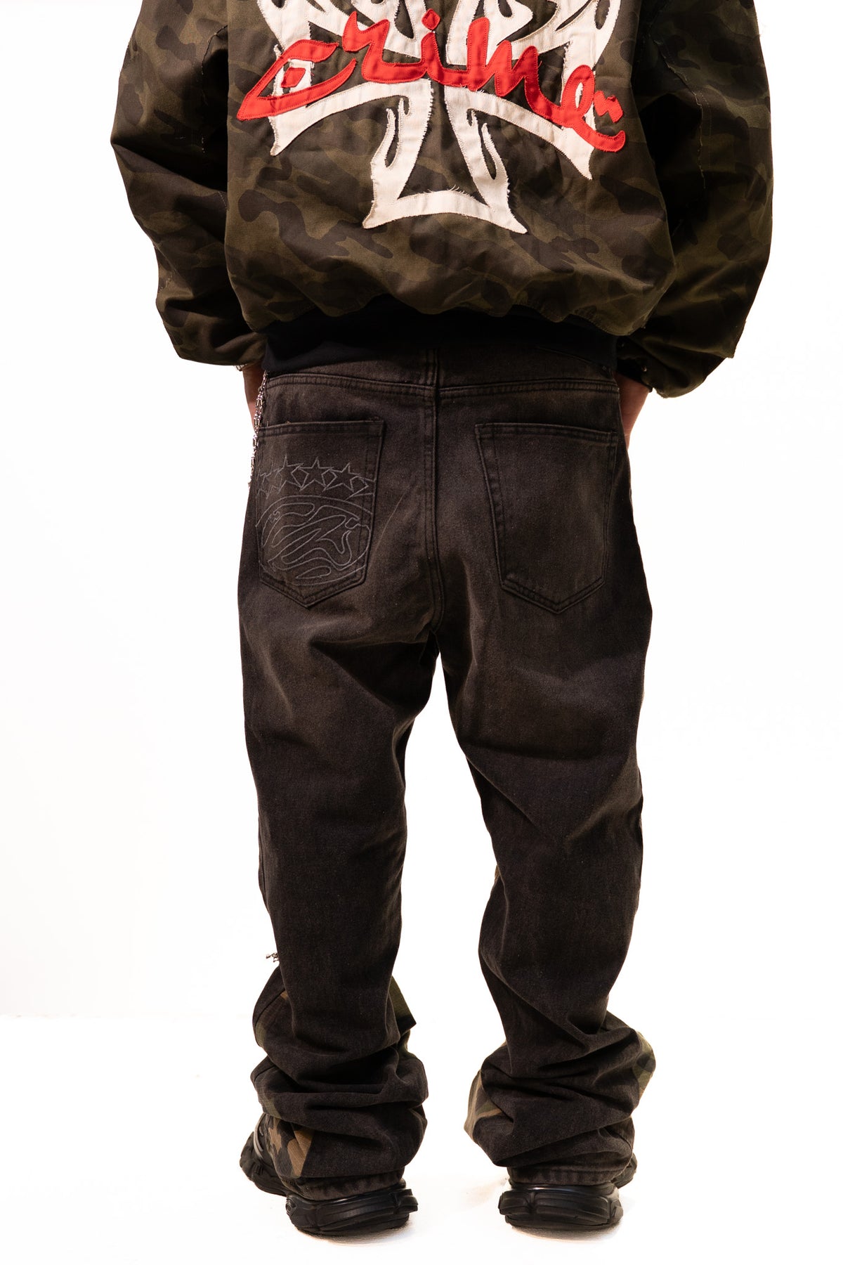 REBEL CAMO FLARE JEANS