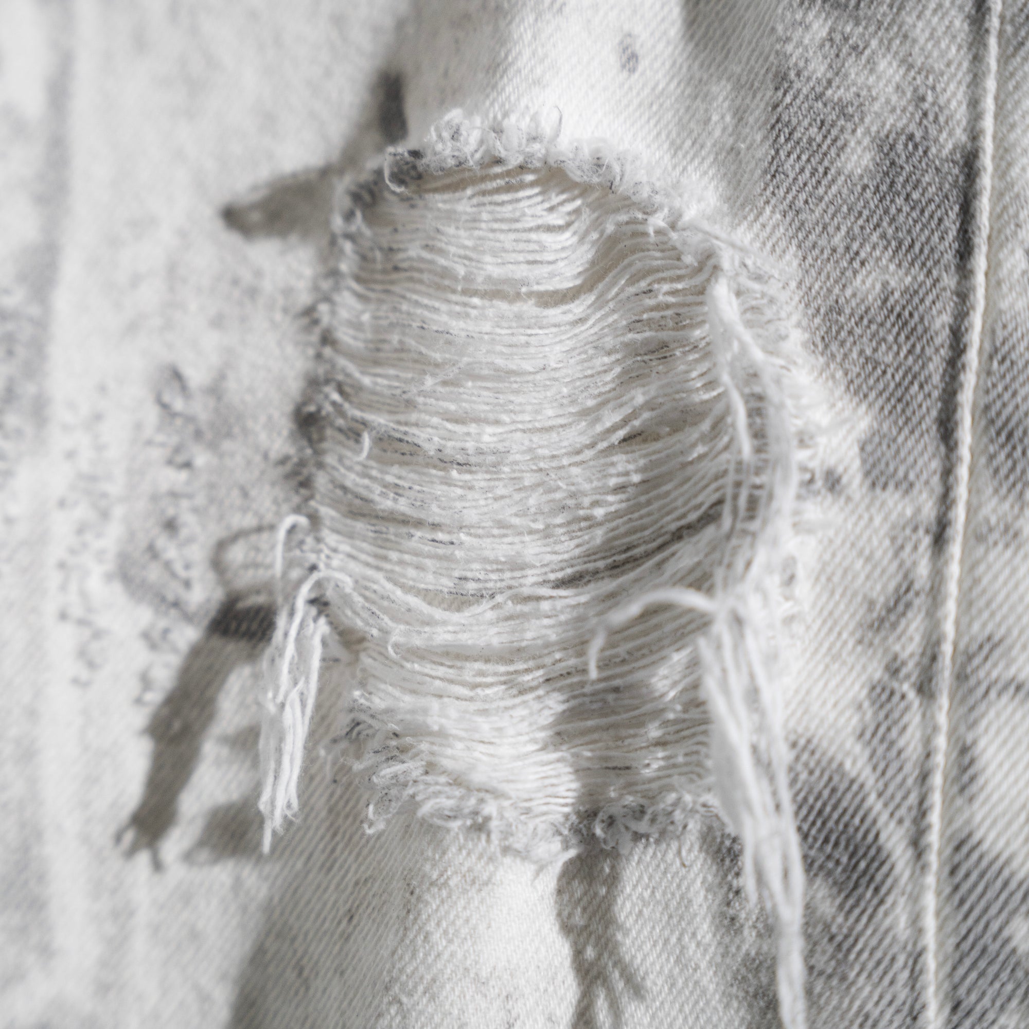 ESSENTIAL CONCRETE JEANS