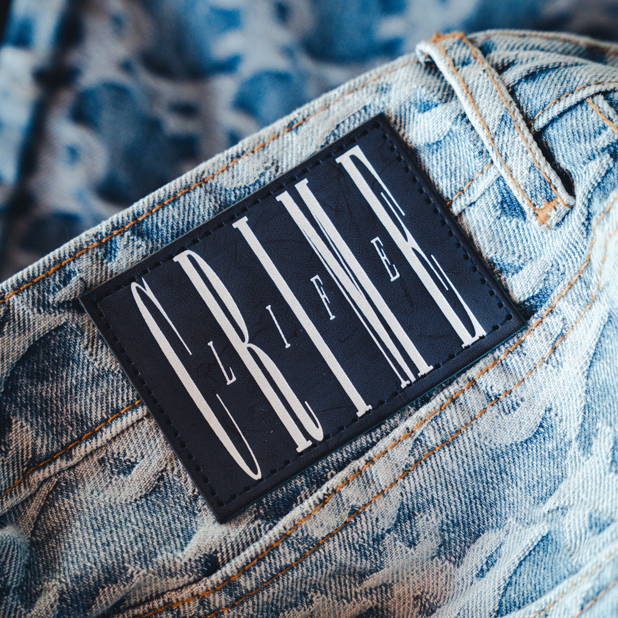 CL MONOGRAM DENIM JEANS (FLARED)