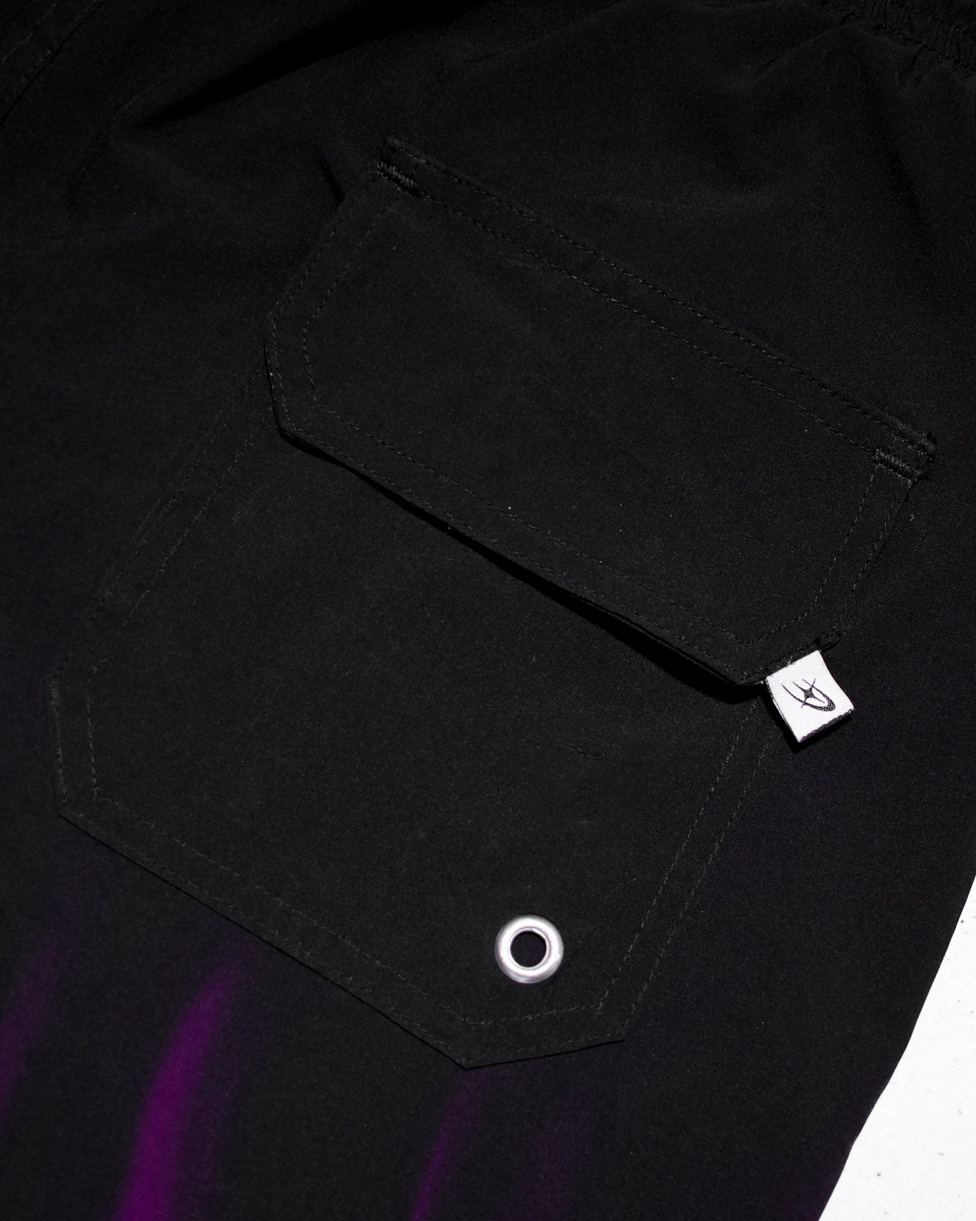 DARK FLAMES SHORT