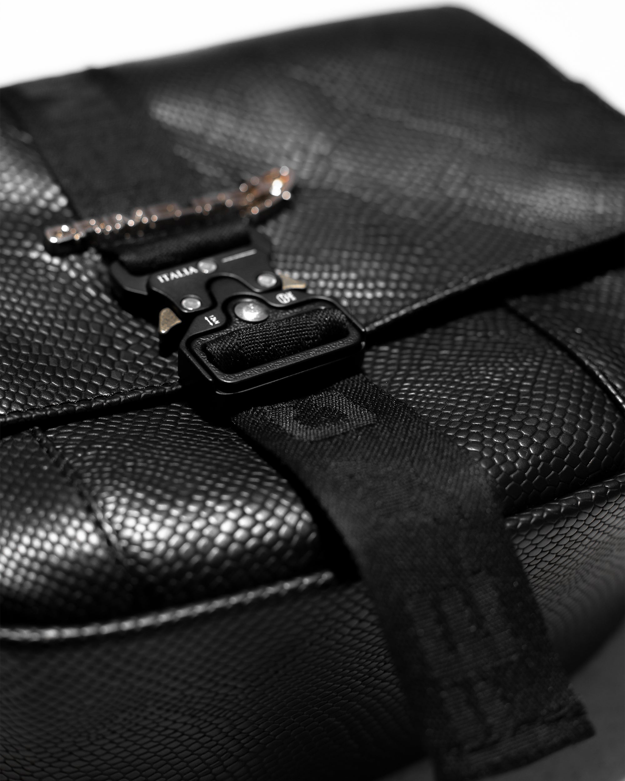 SNAKE SKIN SIDE BAG