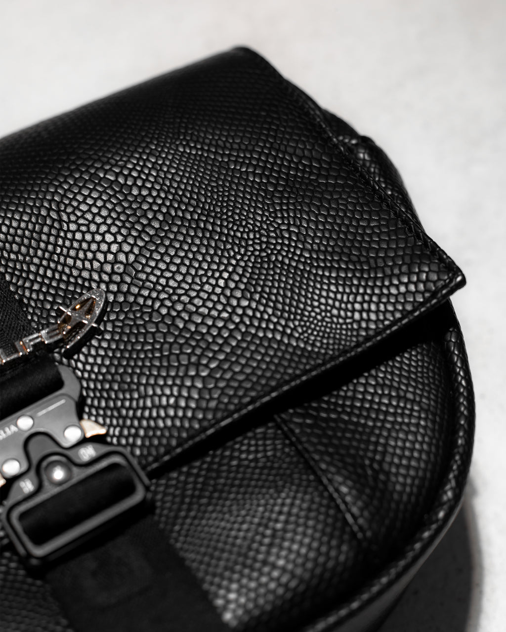 SNAKE SKIN SIDE BAG